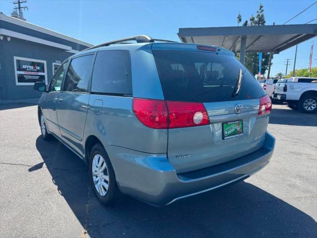 2008 Toyota Sienna LE