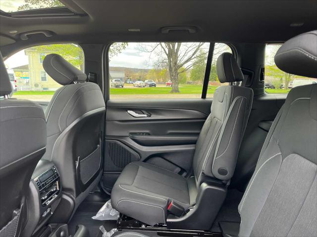 2026 Jeep Grand Cherokee L Altitude 4x4