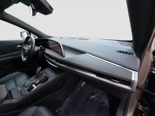 2025 Cadillac XT4 FWD Premium Luxury