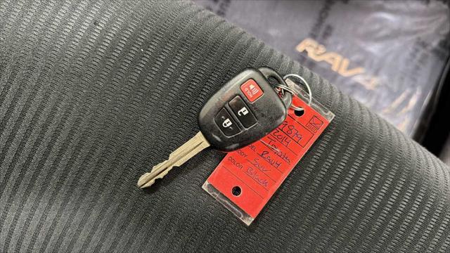 2014 Toyota RAV4 LE