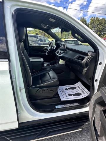 2023 Chevrolet Suburban 4WD Premier