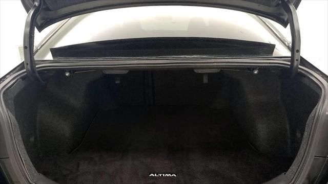 2022 Nissan Altima SR FWD