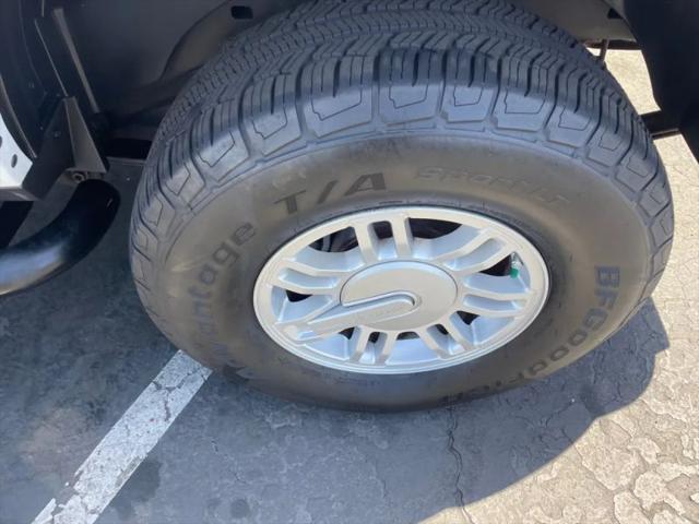 2009 HUMMER H3 Base