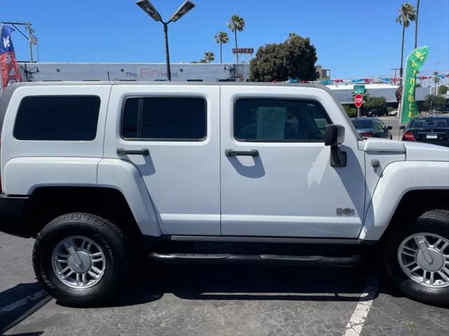 2009 HUMMER H3 Base