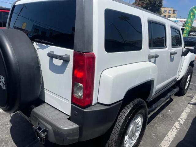 2009 HUMMER H3 Base