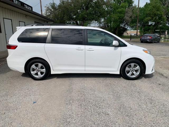 2019 Toyota Sienna LE 8 Passenger for sale in Fort Worth, TX