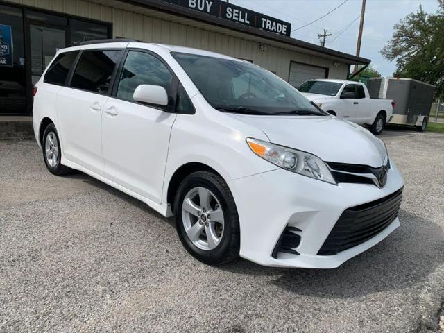 2019 Toyota Sienna LE 8 Passenger