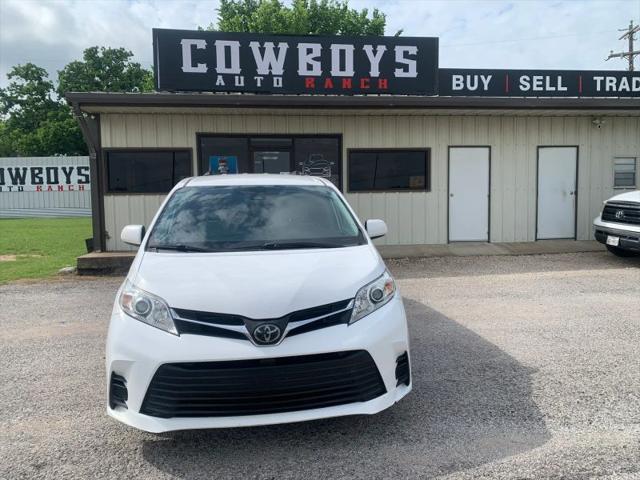 2019 Toyota Sienna LE 8 Passenger