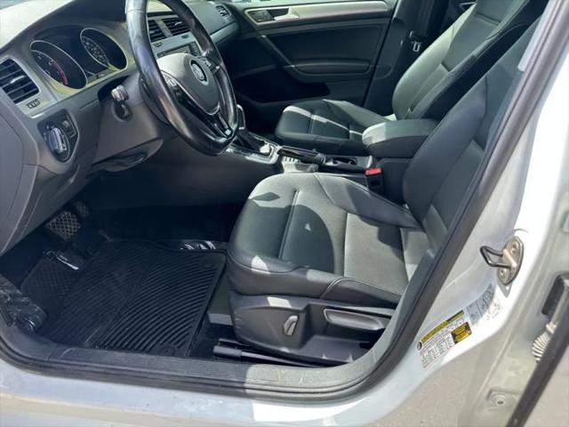 2017 Volkswagen Golf SportWagen TSI SE