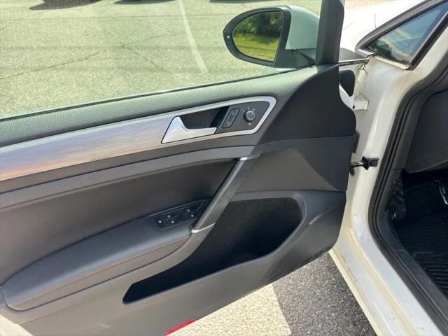 2017 Volkswagen Golf SportWagen TSI SE