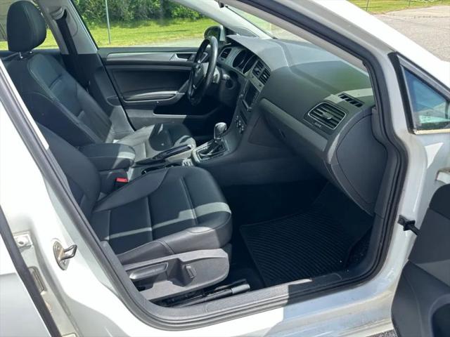 2017 Volkswagen Golf SportWagen TSI SE