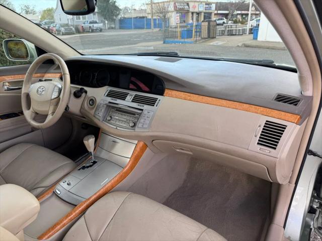 2005 Toyota Avalon XL