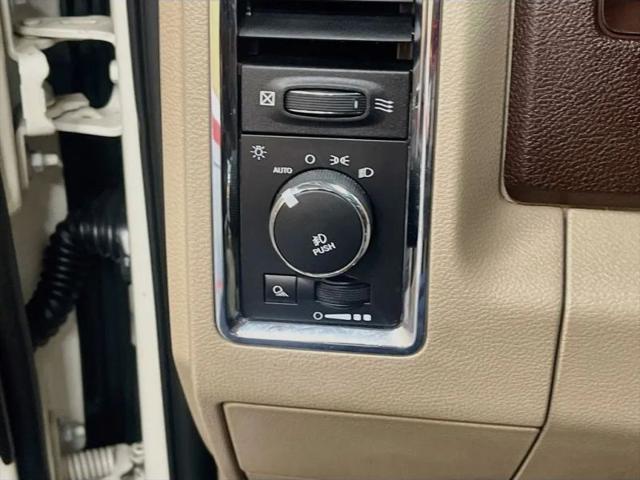 2017 Ram 1500 Laramie Crew Cab 4x4 5'7" Box