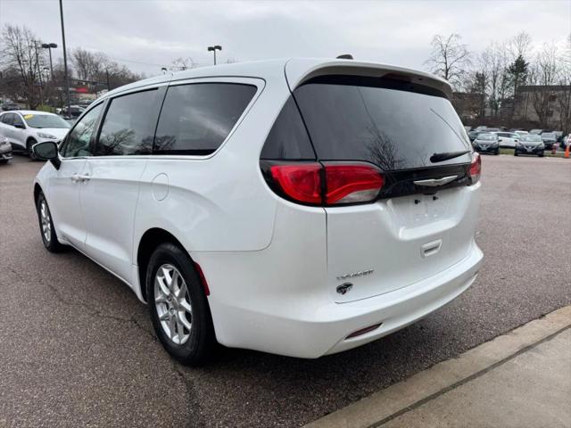 2023 Chrysler Voyager LX