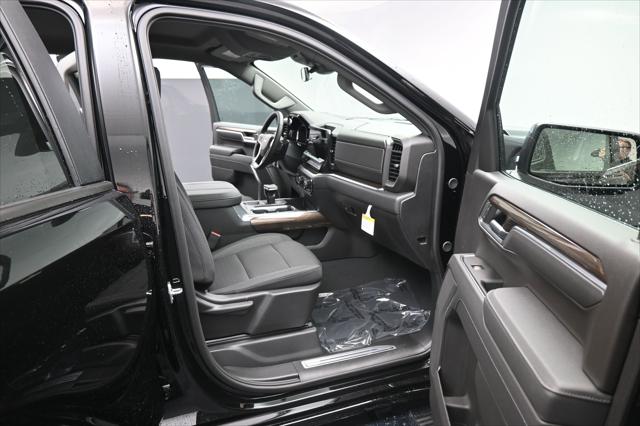 2026 Chevrolet Silverado 1500 4WD Crew Cab Standard Bed LT