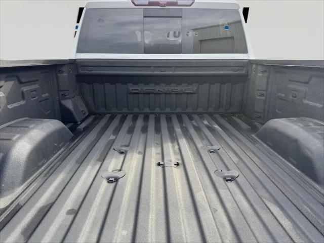 2024 GMC Sierra 3500HD 4WD Crew Cab Standard Bed Denali