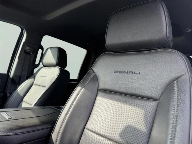 2024 GMC Sierra 3500HD 4WD Crew Cab Standard Bed Denali