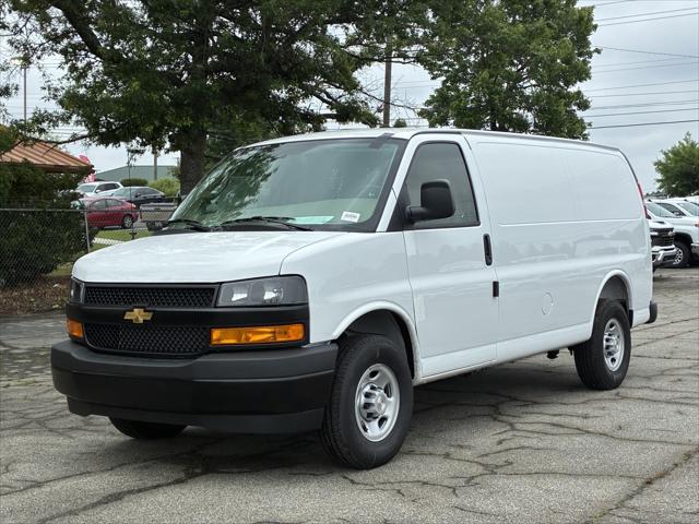 2026 Chevrolet Express Cargo Van 2500 Regular Wheelbase, WT, RWD