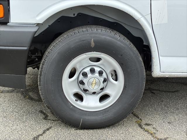 2026 Chevrolet Express Cargo Van 2500 Regular Wheelbase, WT, RWD