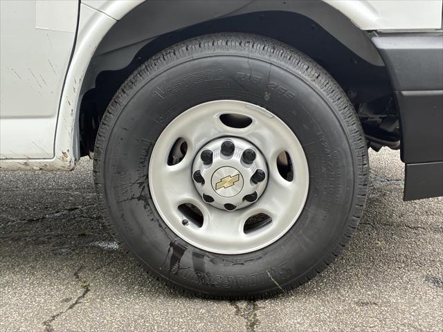 2026 Chevrolet Express Cargo Van 2500 Regular Wheelbase, WT, RWD