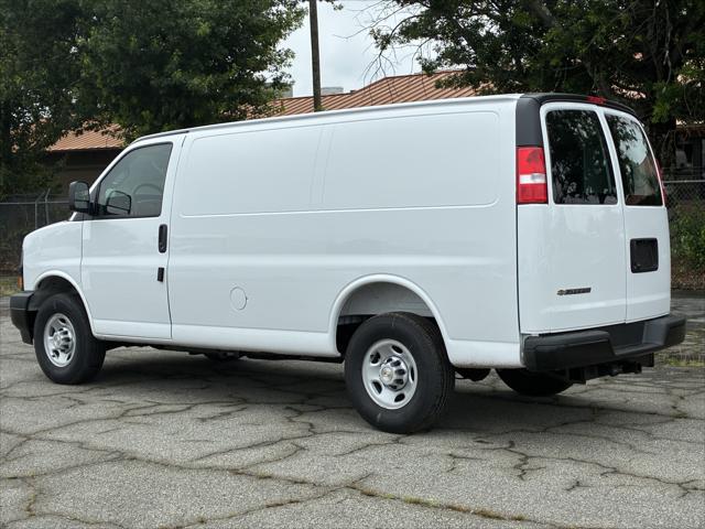 2026 Chevrolet Express Cargo Van 2500 Regular Wheelbase, WT, RWD