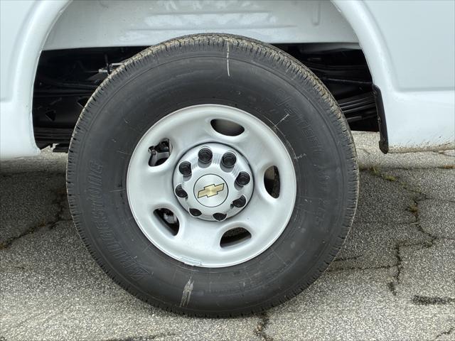 2026 Chevrolet Express Cargo Van 2500 Regular Wheelbase, WT, RWD