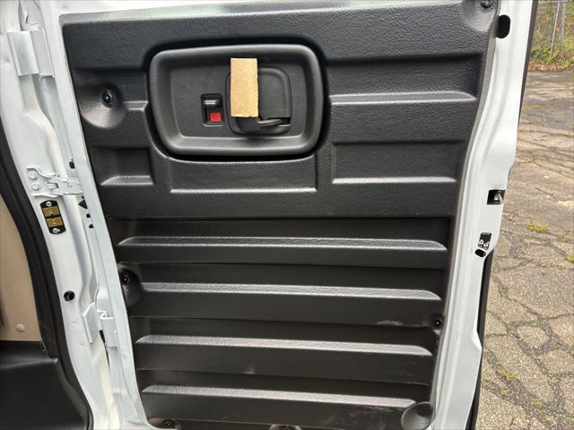 2026 Chevrolet Express Cargo Van 2500 Regular Wheelbase, WT, RWD