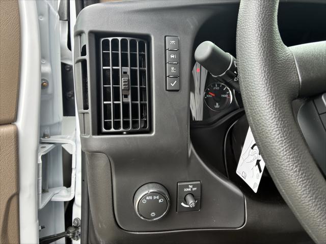 2026 Chevrolet Express Cargo Van 2500 Regular Wheelbase, WT, RWD