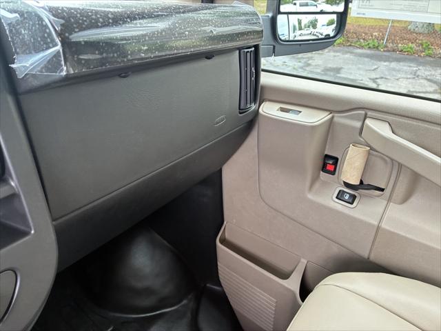 2026 Chevrolet Express Cargo Van 2500 Regular Wheelbase, WT, RWD