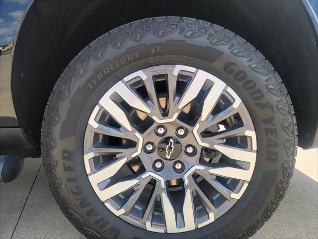 2025 Chevrolet Suburban 4WD Z71