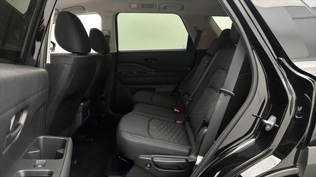 2023 Nissan Pathfinder SV FWD