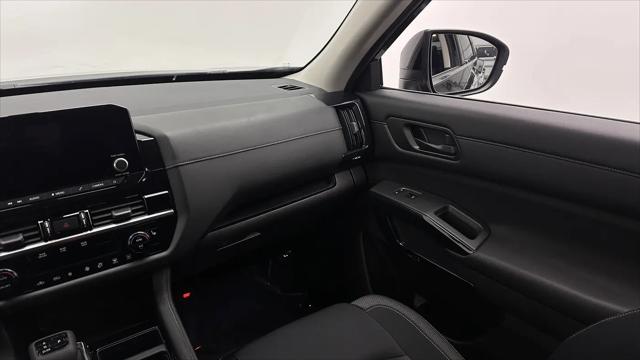 2023 Nissan Pathfinder SV FWD
