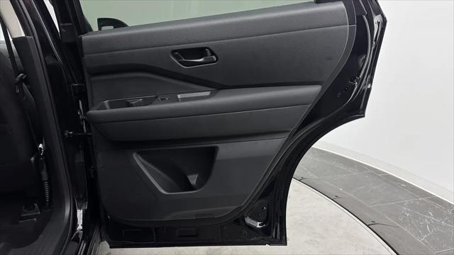 2023 Nissan Pathfinder SV FWD