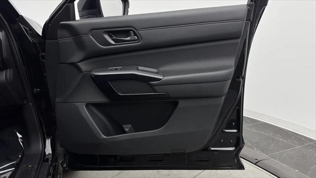 2023 Nissan Pathfinder SV FWD