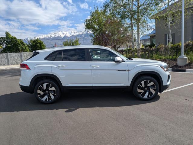 2026 Volkswagen Atlas Cross Sport SE with Technology