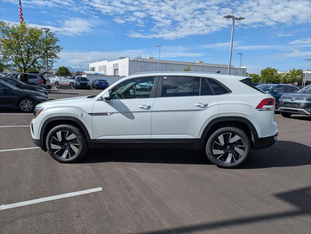 2026 Volkswagen Atlas Cross Sport SE with Technology