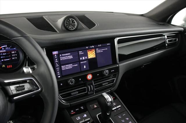 2025 Porsche Macan Macan