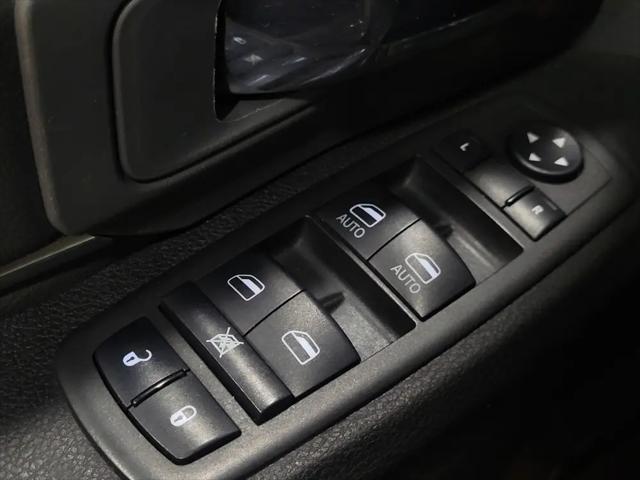 2022 Ram 1500 Classic SLT Crew Cab 4x4 5'7" Box
