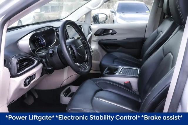 2024 Chrysler Pacifica Hybrid Select