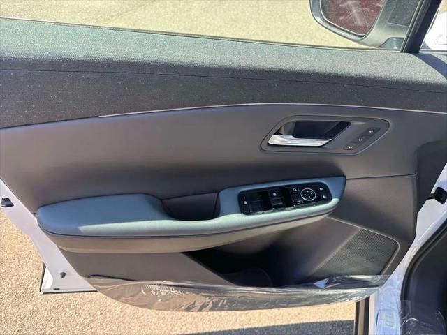2026 Nissan LEAF PLATINUM+