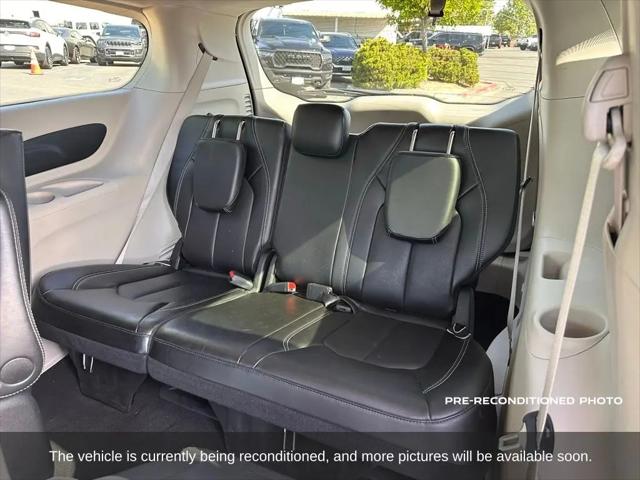 2024 Chrysler Pacifica Hybrid Select