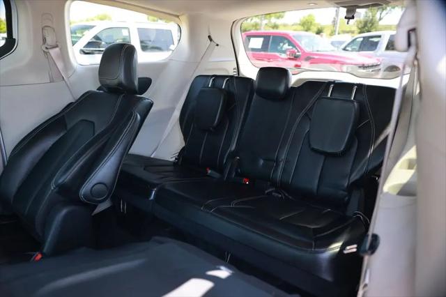2024 Chrysler Pacifica Hybrid Select