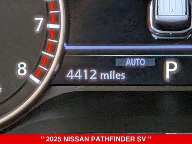 2025 Nissan Pathfinder SV 4WD