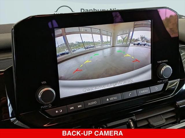 2025 Nissan Pathfinder SV 4WD