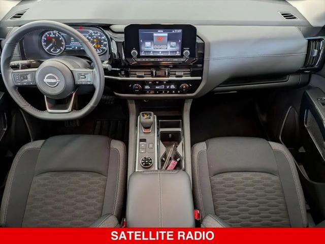 2025 Nissan Pathfinder SV 4WD