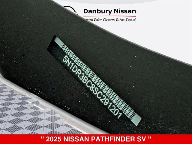 2025 Nissan Pathfinder SV 4WD