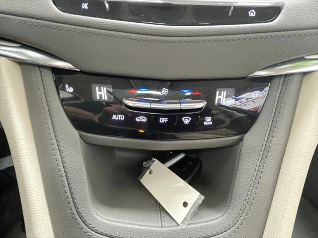 2022 Cadillac XT5 Premium Luxury