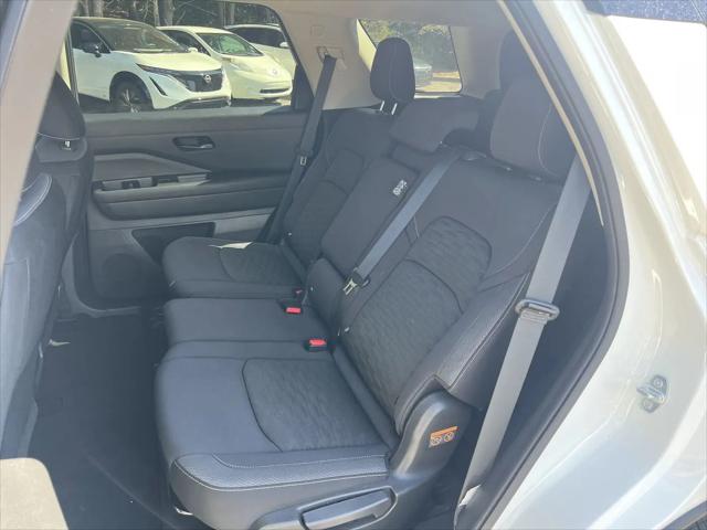2024 Nissan Pathfinder SV FWD