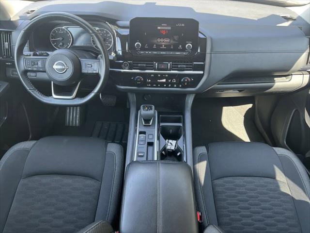2024 Nissan Pathfinder SV FWD
