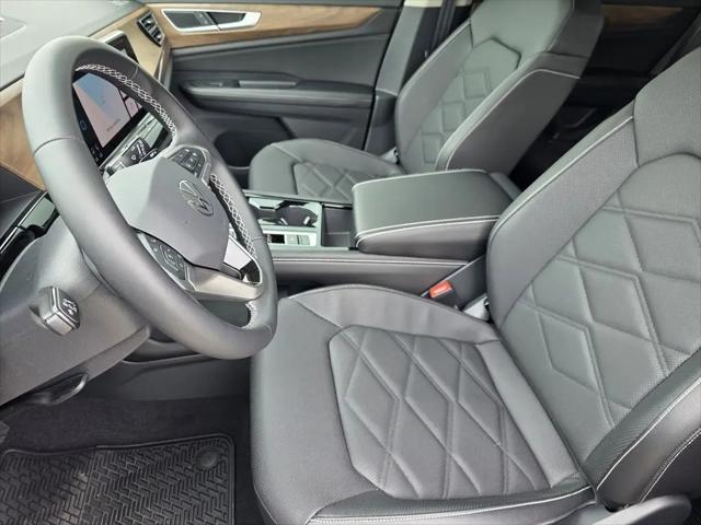 2026 Volkswagen Atlas SE with Technology